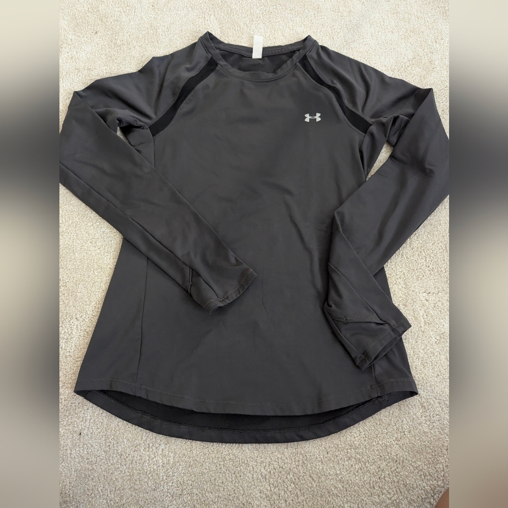 Under Armour Women's Charcoal Thick Cold Hear Athletic tee
